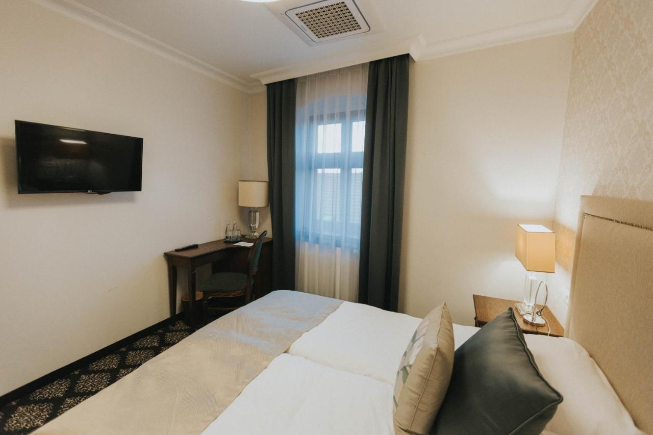 Hg Hotel Toszek ภายนอก รูปภาพ