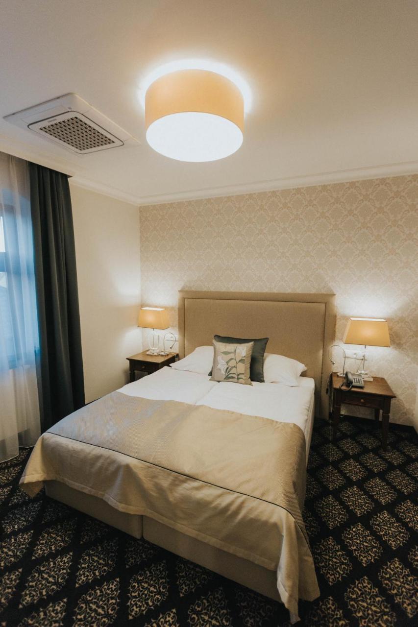 Hg Hotel Toszek ภายนอก รูปภาพ